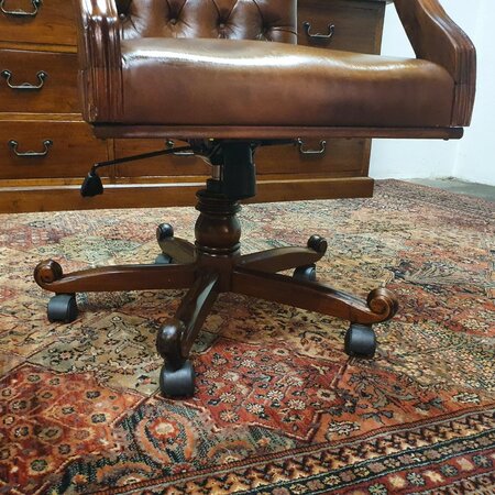Antieke Chesterfield Gainsborough bureaustoel cognac bruin