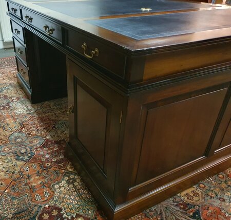 Klassiek Engels partnerdesk bureau