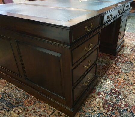 Klassiek Engels partnerdesk bureau