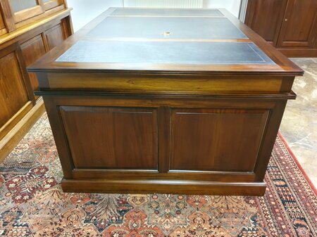 Klassiek Engels partnerdesk bureau