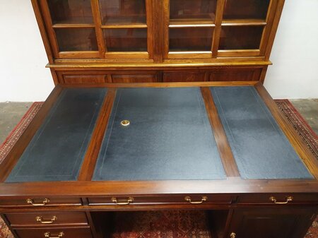 Klassiek Engels partnerdesk bureau