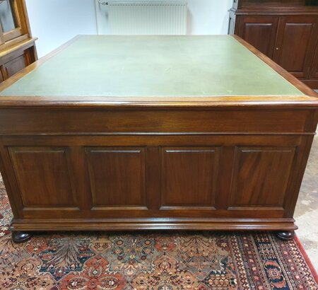 Antiek chesterfield mahonie bureau