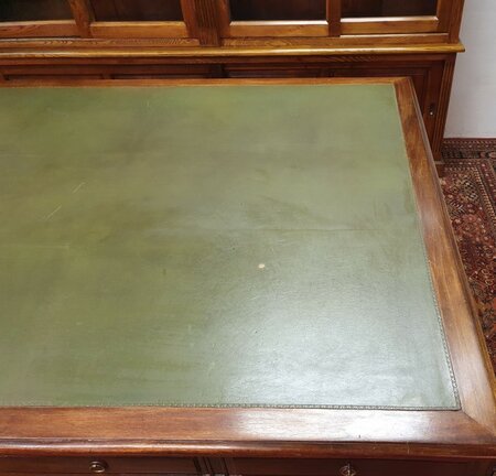 Antiek chesterfield mahonie bureau