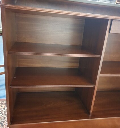 Engelse Chesterfield mahonie bar met barkrukken