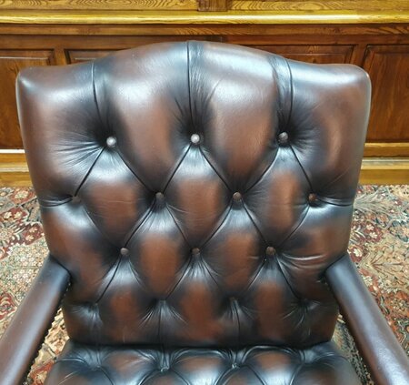 Antieke Chesterfield Gainsborough bureaustoel Oxblood