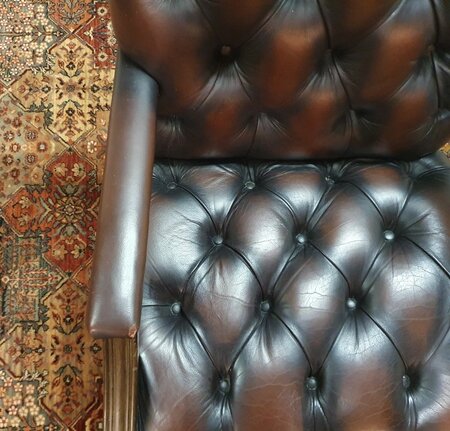 Antieke Chesterfield Gainsborough bureaustoel Oxblood