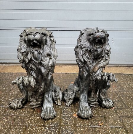 Antiek koppel bronze Leeuwen