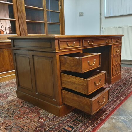 Klassiek eiken bureau met lederen blad #3