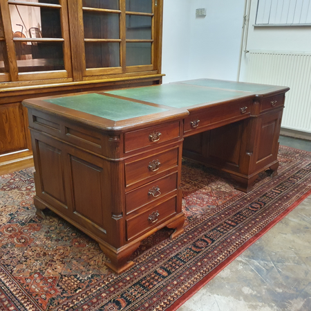 Antiek Klassiek bureau