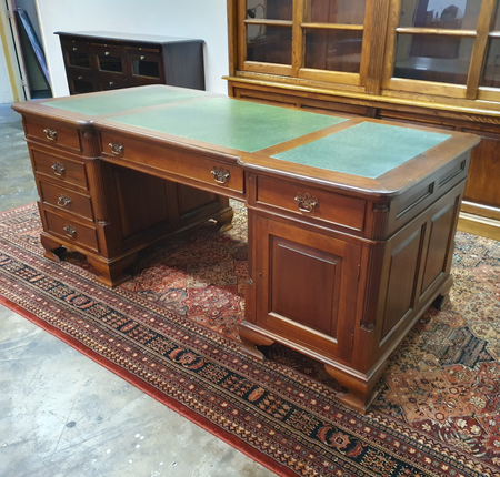 Antiek Klassiek bureau