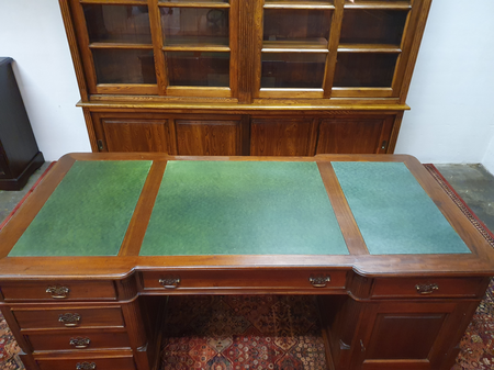 Antiek Klassiek bureau