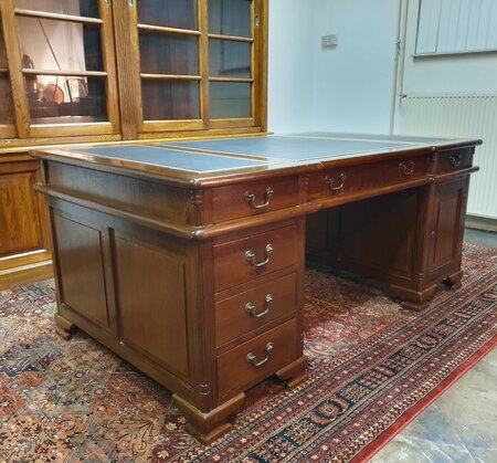Klassiek Engels mahonie bureau