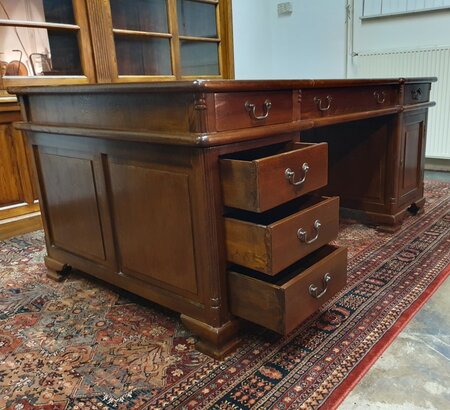 Klassiek Engels mahonie bureau