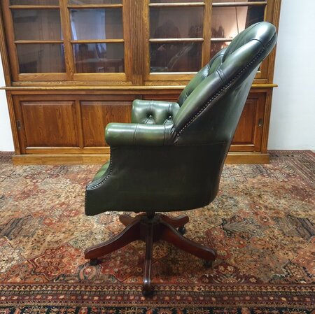 Antieke Chesterfield Director chair bureaustoel donkergroen