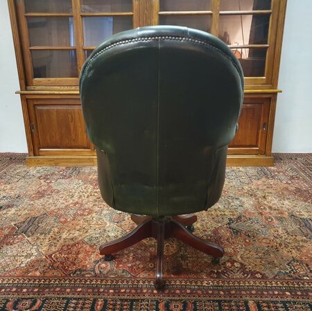 Antieke Chesterfield Director chair bureaustoel donkergroen