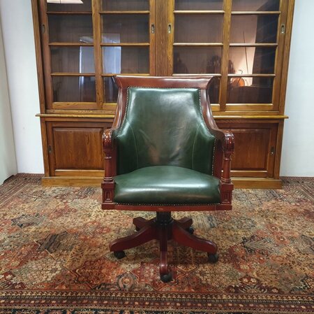 Engelse Chesterfield bureaustoel