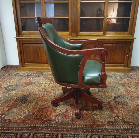 Engelse Chesterfield bureaustoel