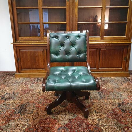 Antieke Chesterfield bureaustoel Donkergroen