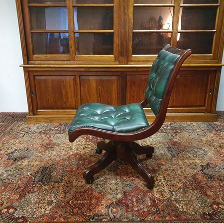Antieke Chesterfield bureaustoel Donkergroen