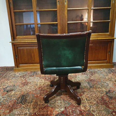 Antieke Chesterfield bureaustoel Donkergroen