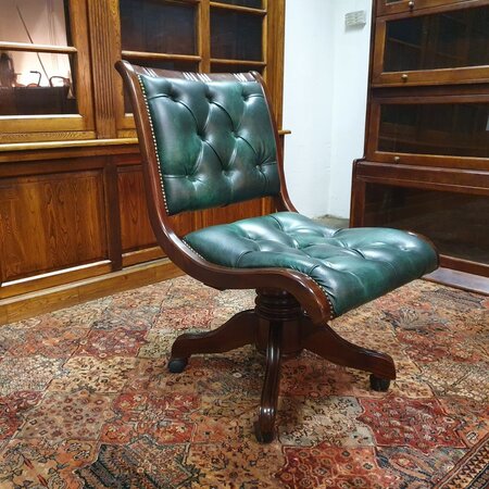 Antieke Chesterfield bureaustoel Donkergroen
