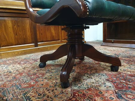 Antieke Chesterfield bureaustoel Donkergroen