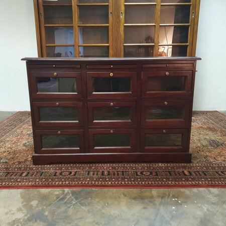 Klassiek mahonie dressoir