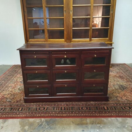 Klassiek mahonie dressoir