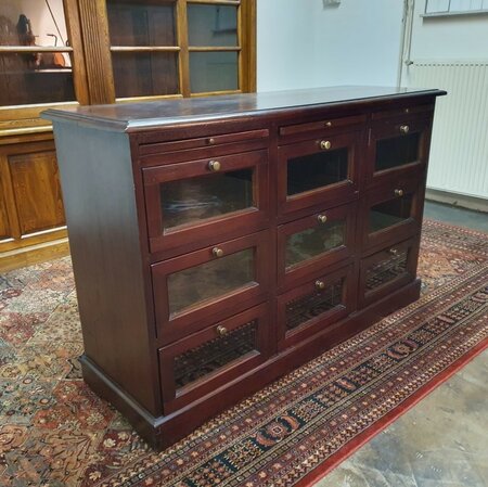 Klassiek mahonie dressoir