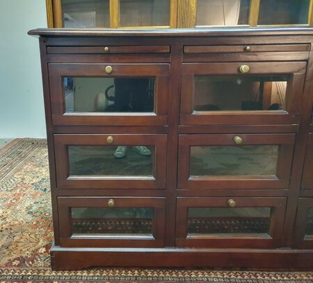Klassiek mahonie dressoir