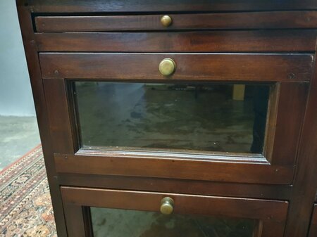 Klassiek mahonie dressoir
