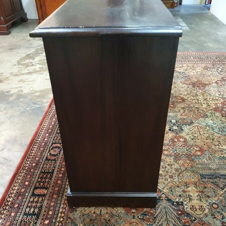 Klassiek mahonie dressoir