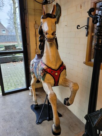 Groot antiek Kermis paard uit draaimolen