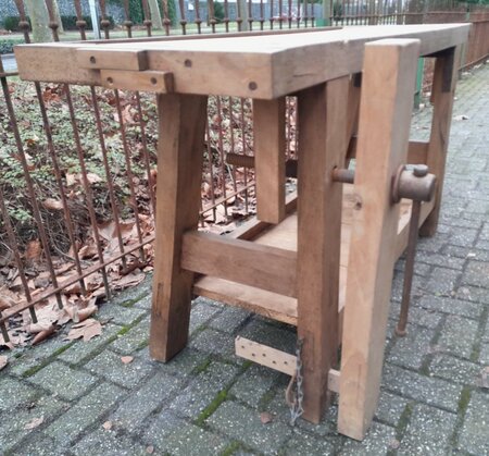 Antieke houten werkbank