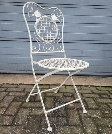 Antieke Franse smeedijzeren bistrostoelen