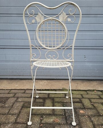 Antieke Franse smeedijzeren bistrostoelen