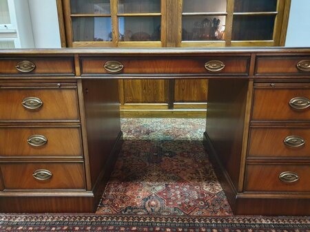 Klassiek Heldense mahonie bureau met lederen blad