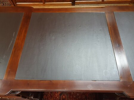 Engels mahonie bureau met lederen blad