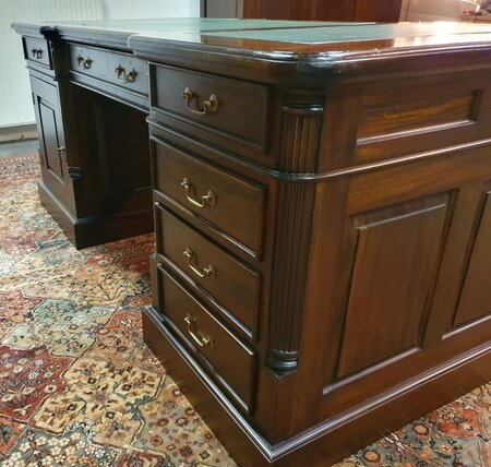 Engels mahonie dubbel bureau