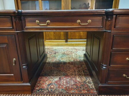 Engels mahonie dubbel bureau