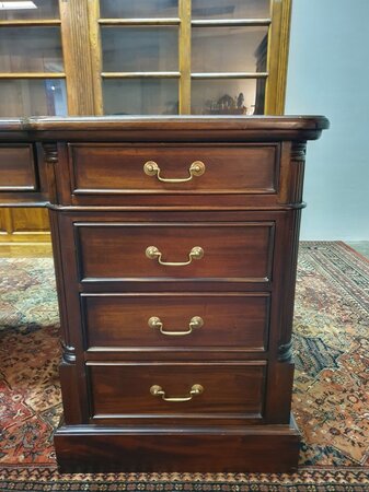 Engels mahonie dubbel bureau