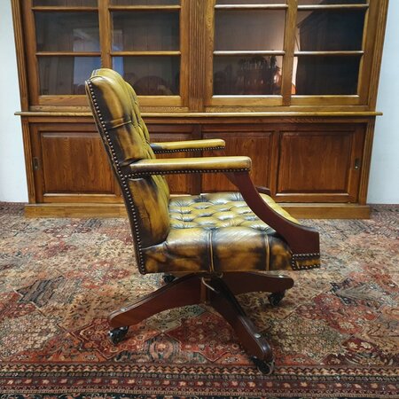 Antieke Chesterfield Gainsborough bureaustoel