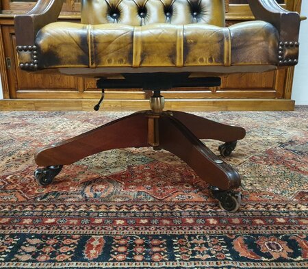 Antieke Chesterfield Gainsborough bureaustoel