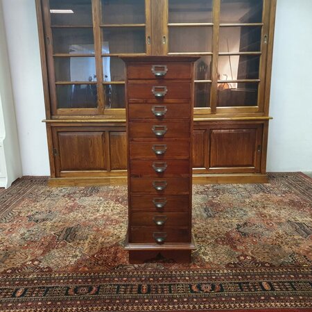 Oude archiefkast