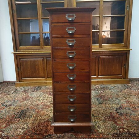 Oude archiefkast