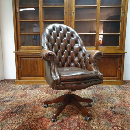 Antieke Chesterfield Director chair bureaustoel Bruin