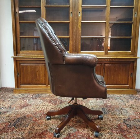 Antieke Chesterfield Director chair bureaustoel Bruin