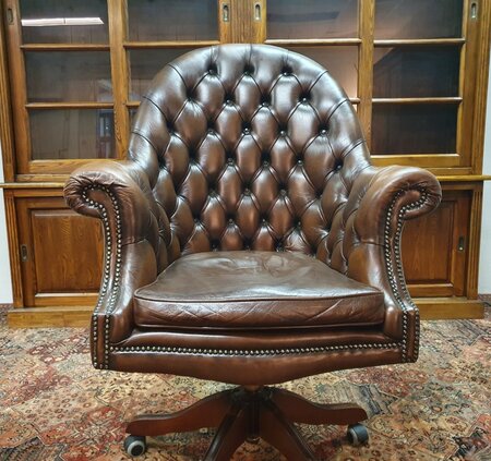 Antieke Chesterfield Director chair bureaustoel Bruin