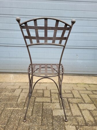 Klassieke smeedijzeren tuinstoelen