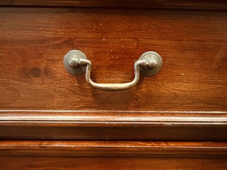 Klassiek mahonie notaris bureau met lederen blad